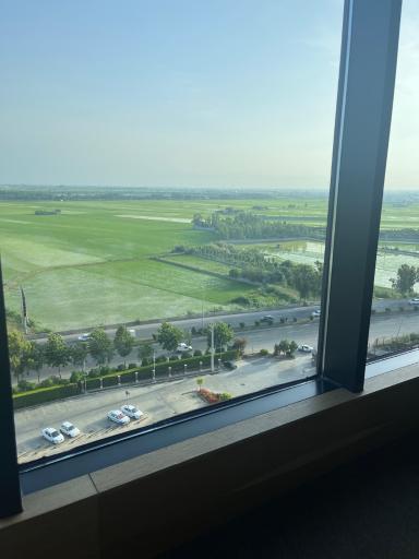 هتل پنج ستاره میزبان