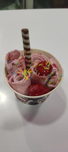 عکس بستنی رژیمی کافه شیرین