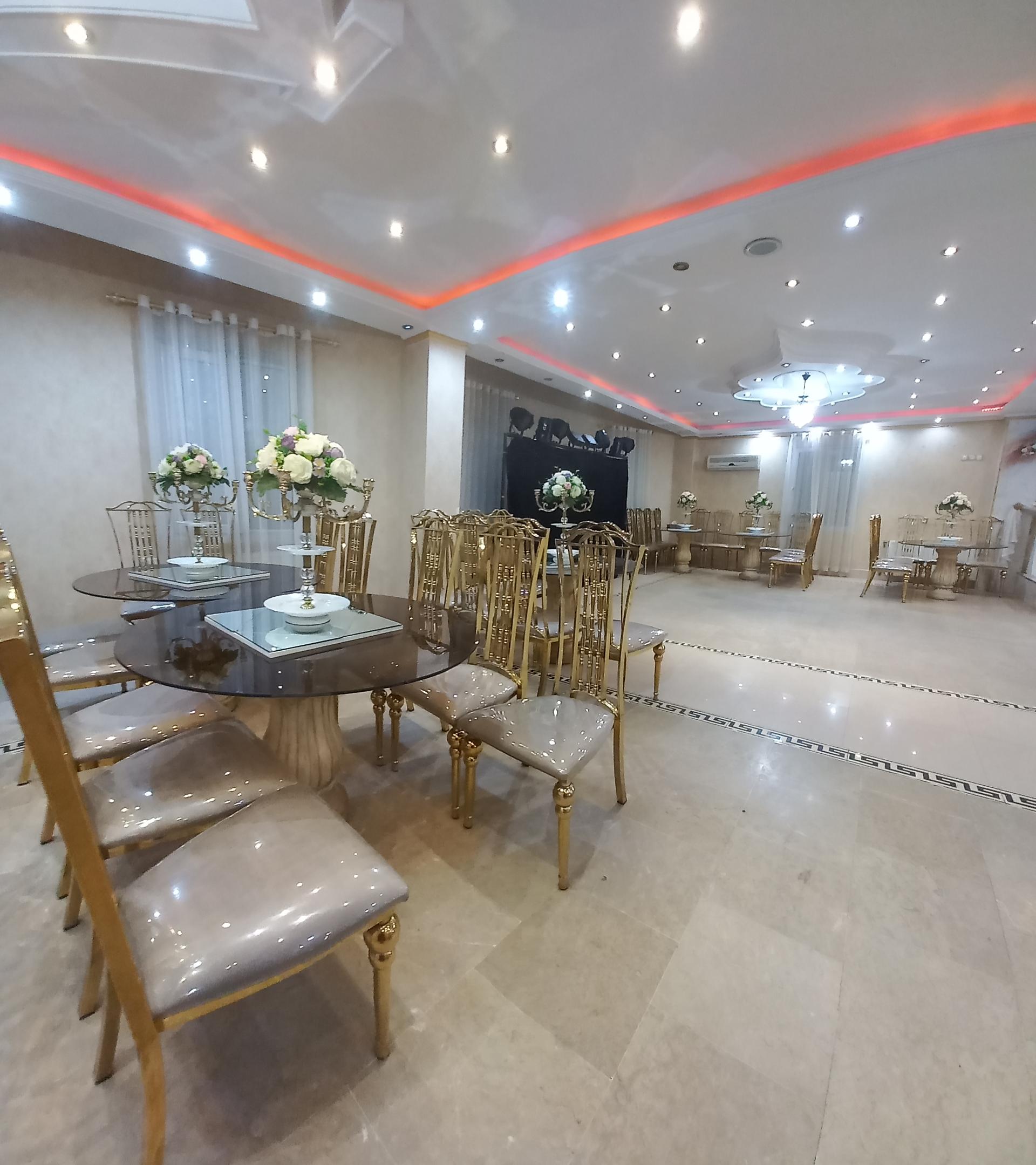 عکس باغ تالار آویژه