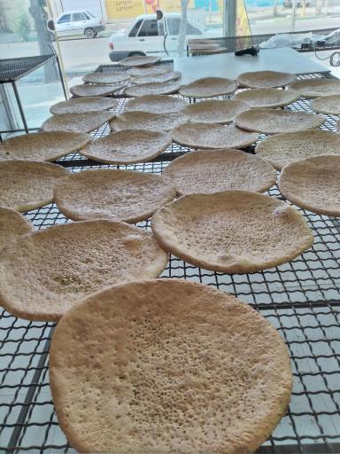 عکس نانوایی سنتی رهگذر