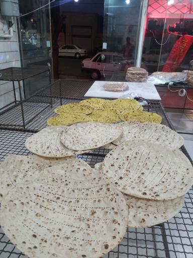 عکس نانوایی سنتی رهگذر