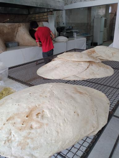 عکس نانوایی سنتی رهگذر