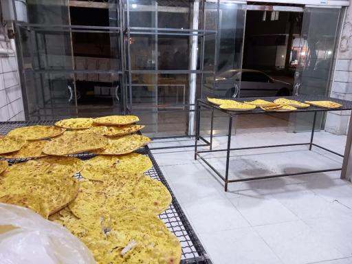 عکس نانوایی سنتی رهگذر