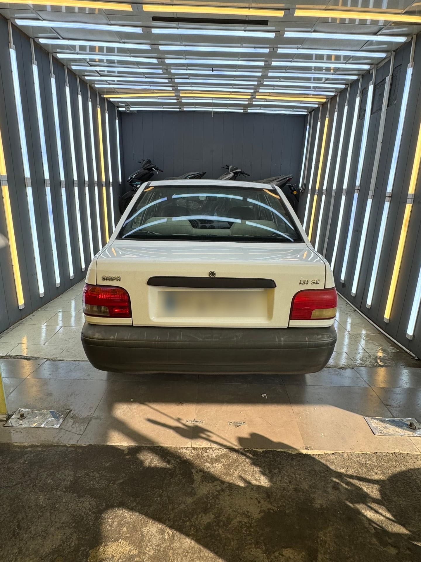 عکس کارشناسی رنگ خودرو و موتور سیکلت کانکا