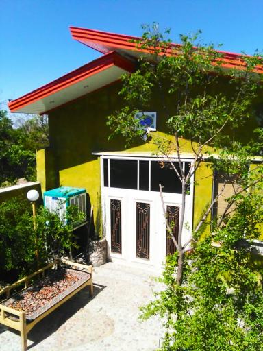 عکس گلاب و عرقیات جهاد سعید فرامرزی