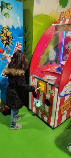 عکس مرکز خرید و شهربازی ساناشار