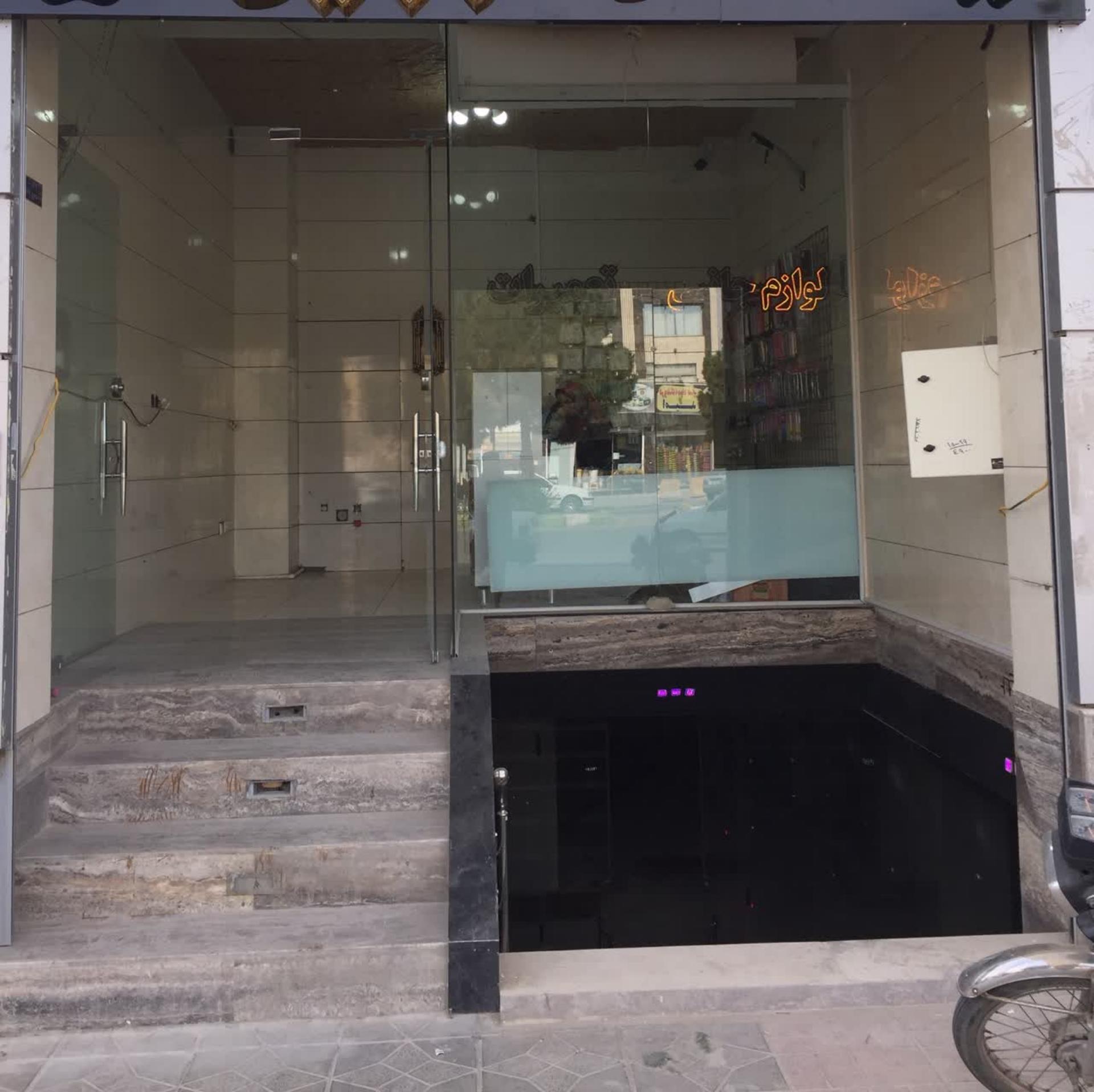 عکس تعمیرات و لوازم جانبی موبایل