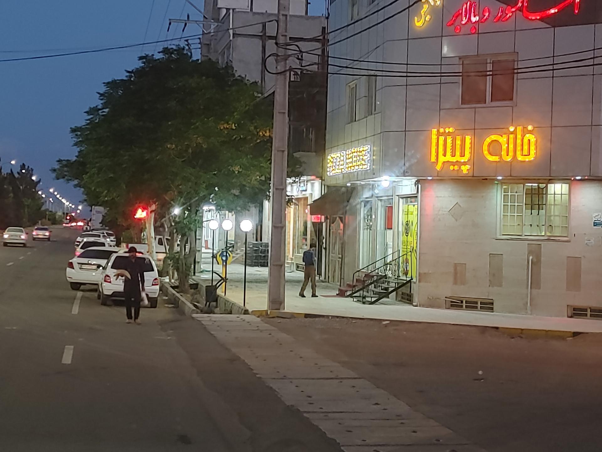 عکس خانه پیتزا