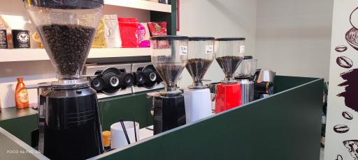 عکس کافه قهوه ترانزیت