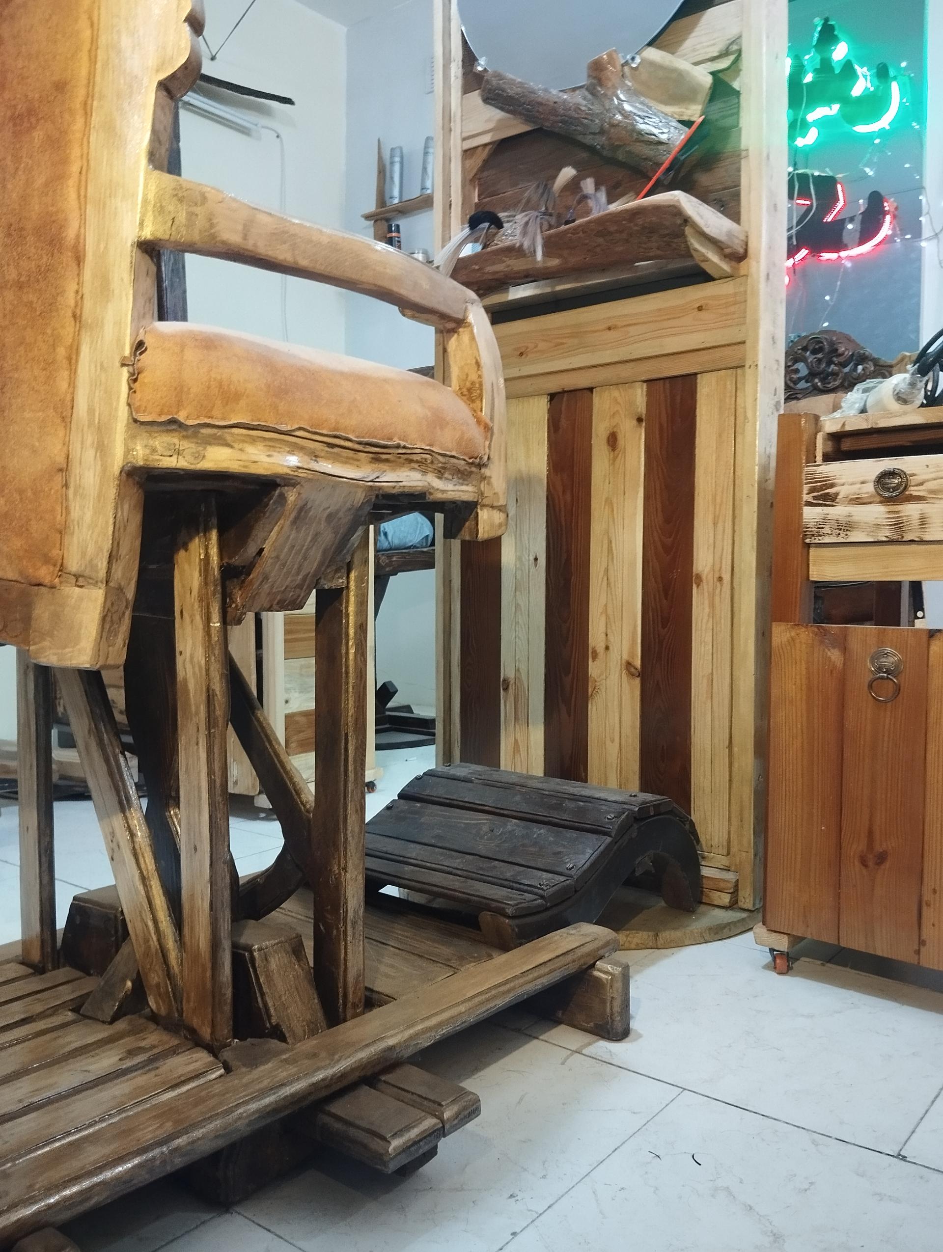 عکس آموزشگاه و سالن آرایش و پیرایش مردانه نیک