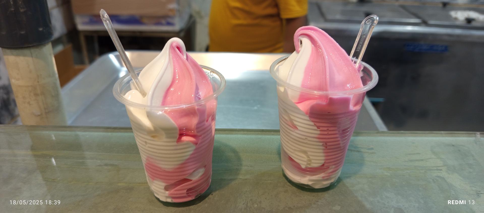 عکس بستنی سنتی اصغر بستنی