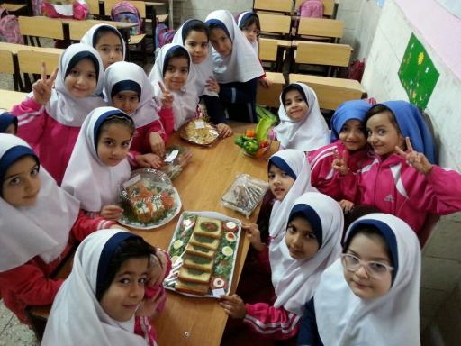 عکس مدرسه دخترانه استقلال