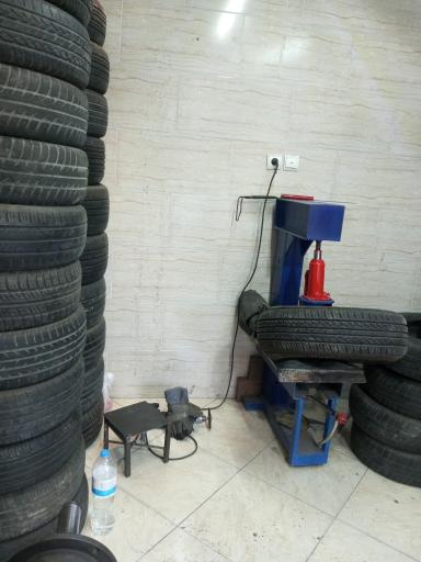 عکس فروشگاه آقای لاستیک 2 