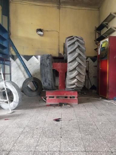 عکس فروشگاه آقای لاستیک 2 