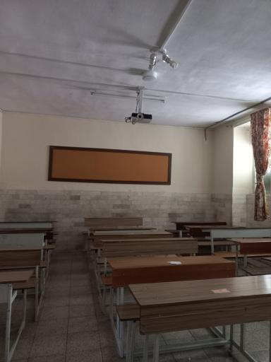 عکس مدرسه دخترانه استقلال