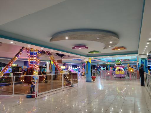 عکس شهربازی هایپرلند