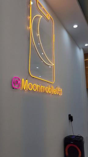 عکس فروشگاه موبایل ماه 