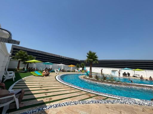 عکس استخر ماهان