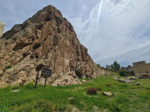 عکس سنگ نگاره آنوبانینی