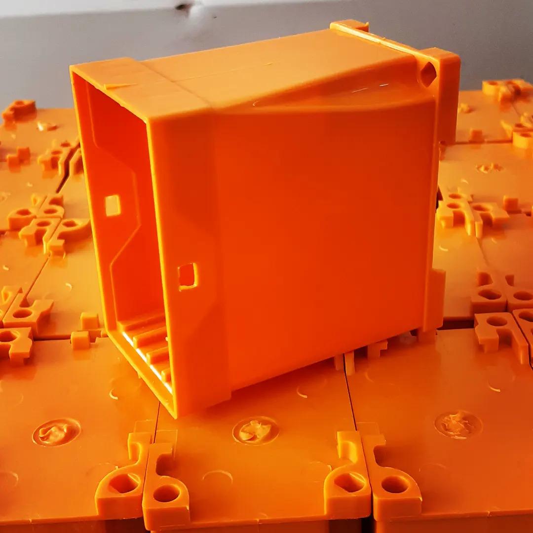 عکس تزریق پلاستیک خیابانی