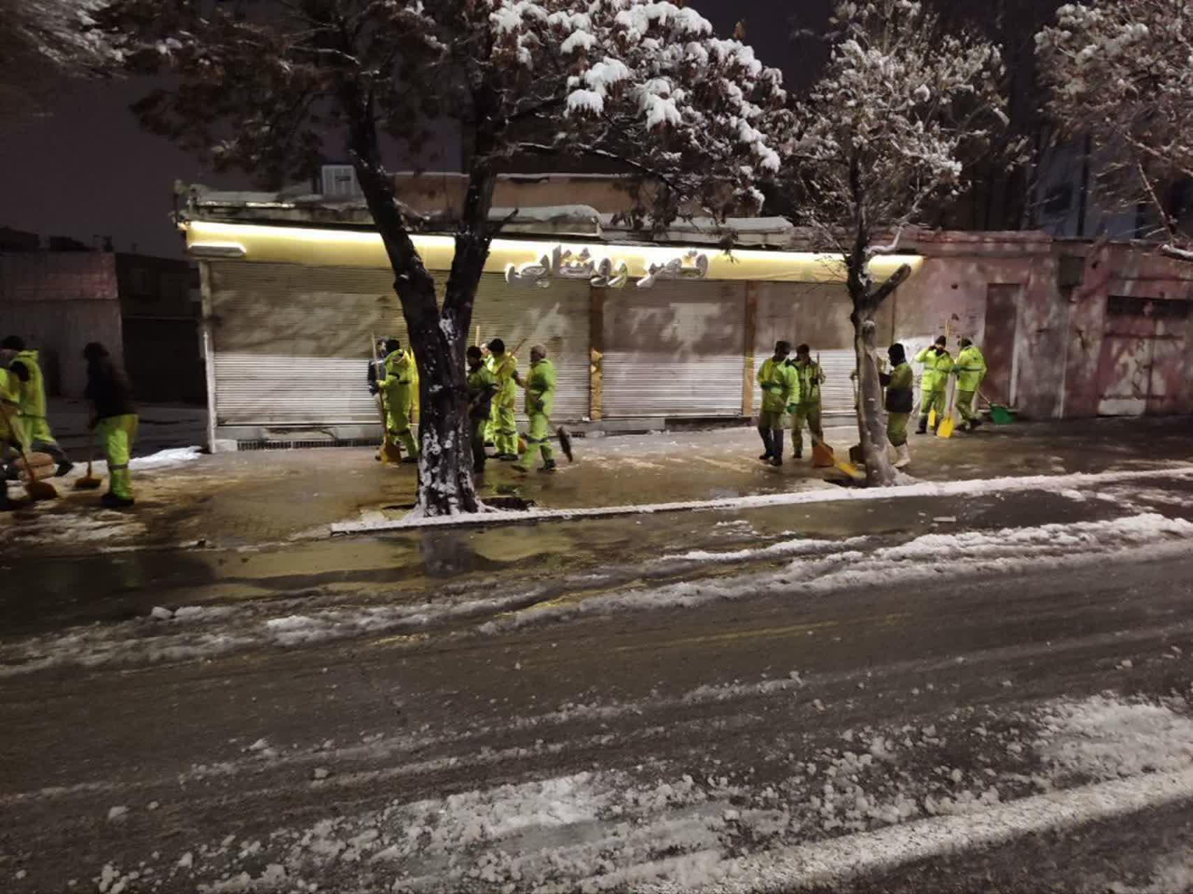 عکس لوستر قصر روشنایی