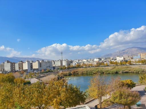 عکس دریاچه آبی فروزان