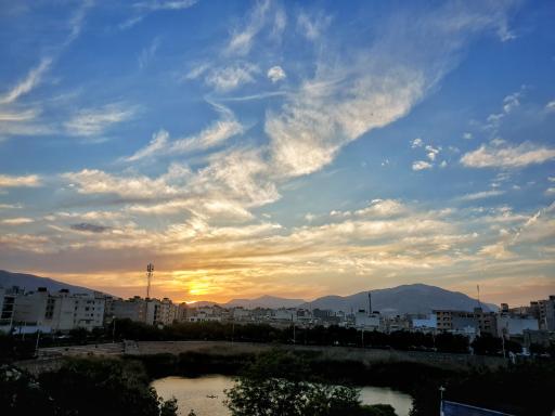 عکس دریاچه آبی فروزان