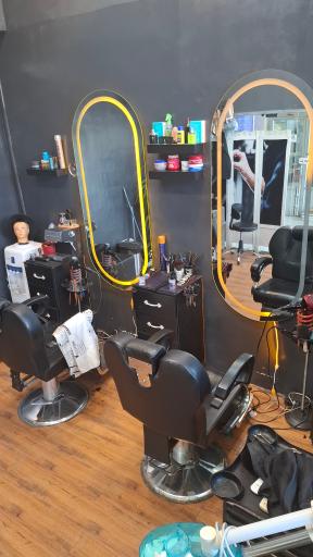 عکس آرایشگاه رفقای خوب