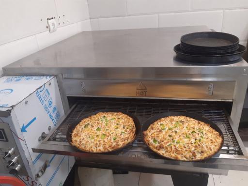 عکس پیتزا ساندویچ تک