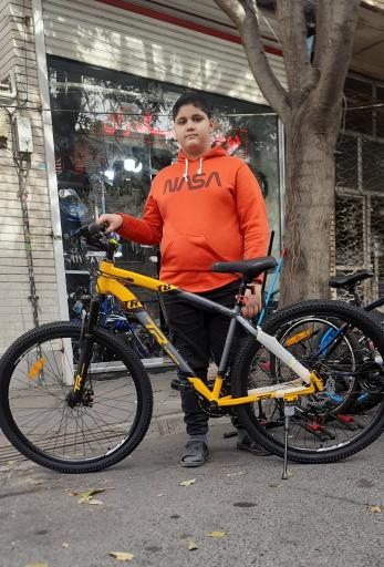 عکس دوچرخه فروشی حسین زاده