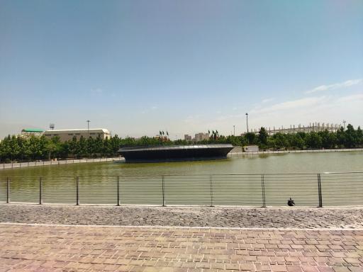 عکس استخر و آبنمای بوستان زندگی