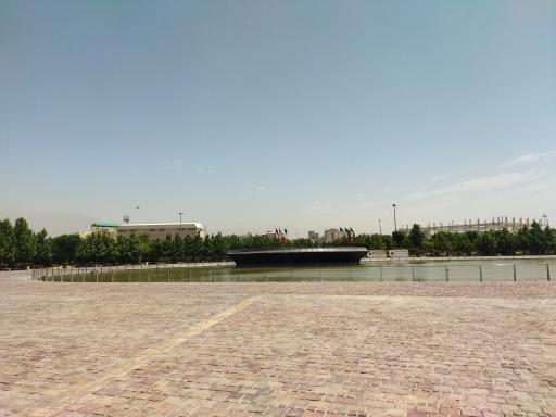 استخر و آبنمای بوستان زندگی