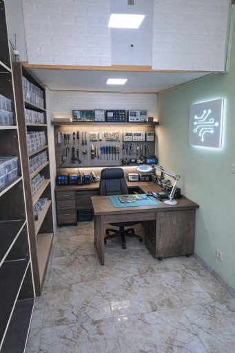 عکس تعمیرات بُرد الکترونیکی صفری 