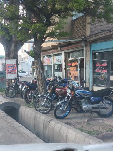 عکس ساندویچی طاهری