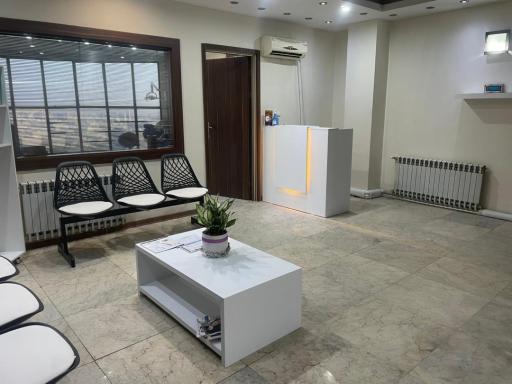 دکتر هاله کرمیان جراح دندانپزشک 