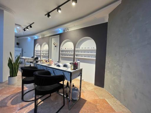 عکس سالن زیبایی آینا