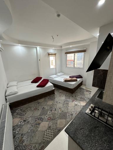  مهمانپذیر هشتمین خورشید