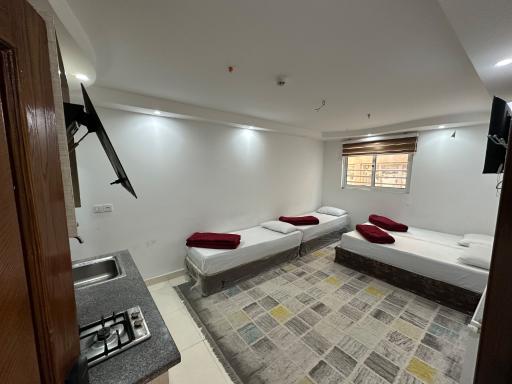  مهمانپذیر هشتمین خورشید