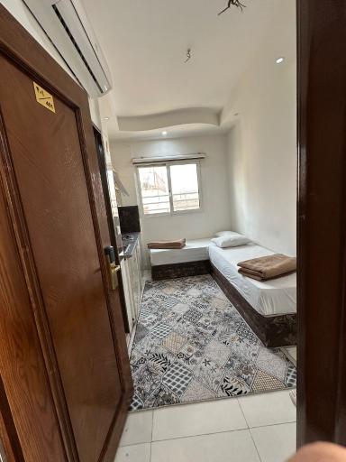  مهمانپذیر هشتمین خورشید