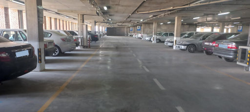 عکس پارکینگ طبقاتی بیمارستان امام رضا