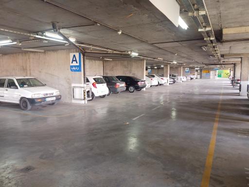 عکس پارکینگ طبقاتی بیمارستان امام رضا