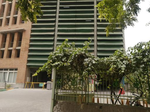 عکس پارکینگ طبقاتی بیمارستان امام رضا