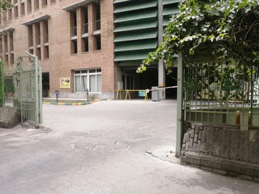 عکس پارکینگ طبقاتی بیمارستان امام رضا