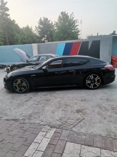 عکس تعمیرگاه و تعویض روغن صفری