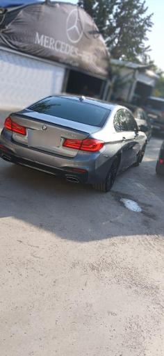 عکس تعمیرگاه و تعویض روغن صفری