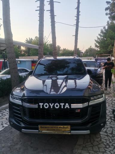 عکس تعمیرگاه و تعویض روغن صفری