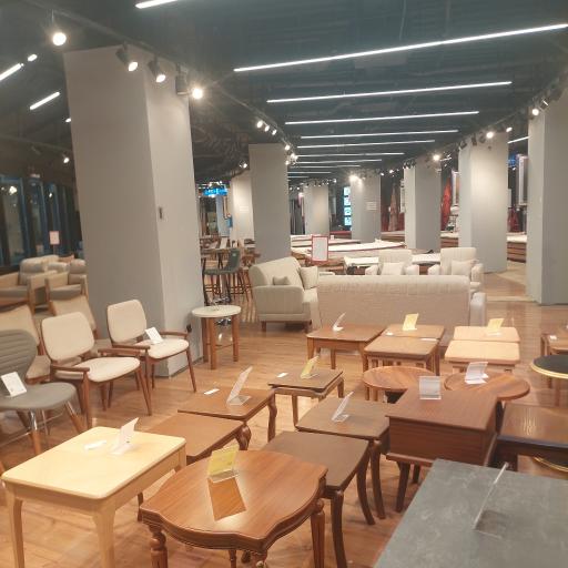 عکس اینگیلیش هوم شعبه ساری