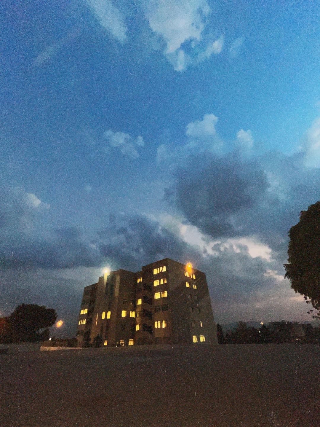 عکس دانشکده شهریاری 