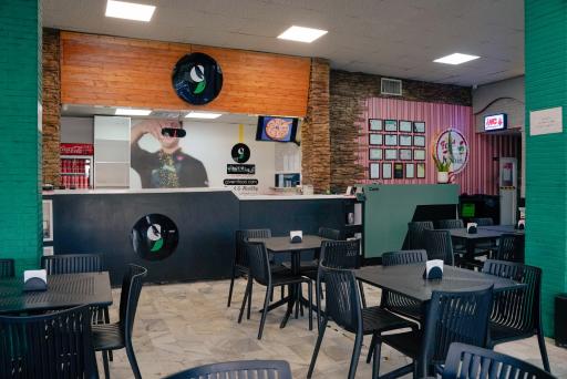 عکس کافه رستوران ژیوِرن