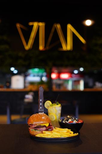 عکس کافه رستوران ویان